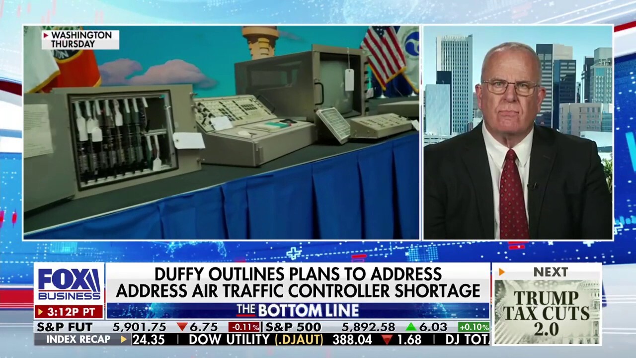 Former air traffic controller Michael Pearson shares his biggest concerns for air travel after Newark airport suffered a slew of outages on 'The Bottom Line.'
